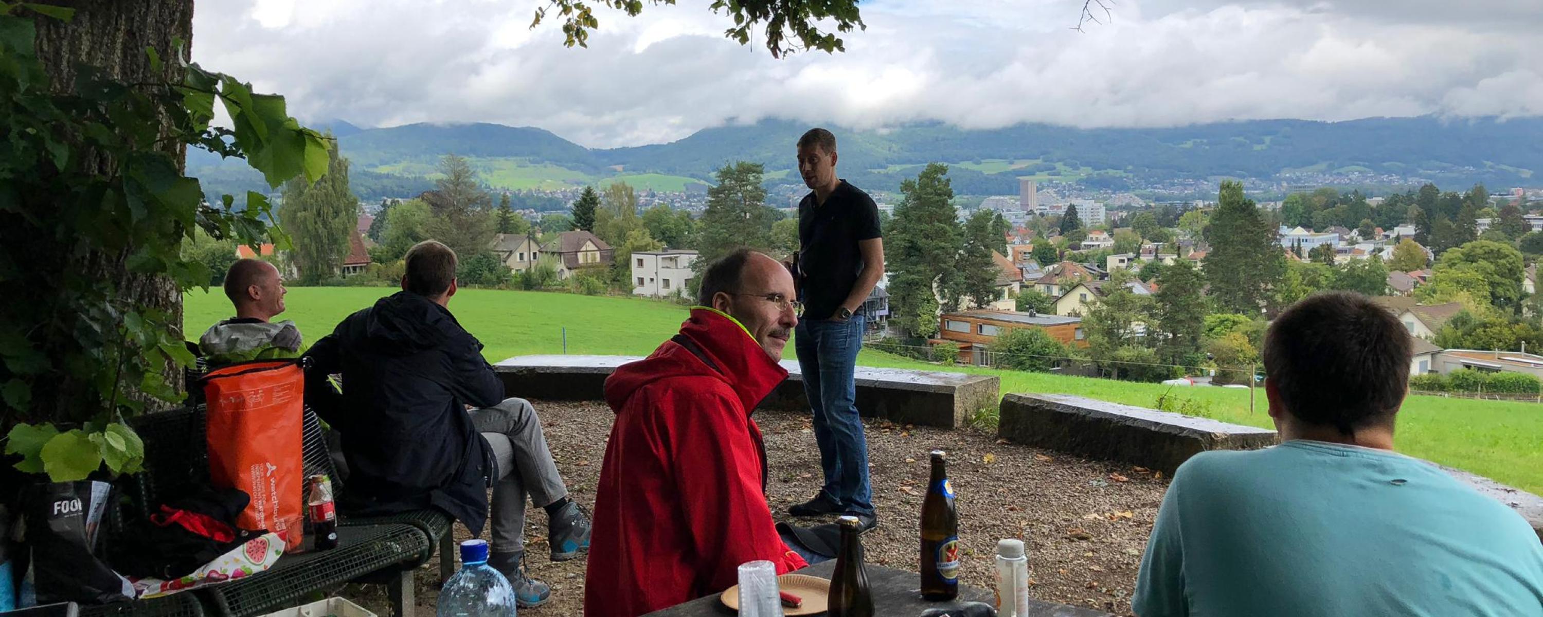 OGA-Mitglieder bei Diskussionen am Familienanlass 2020