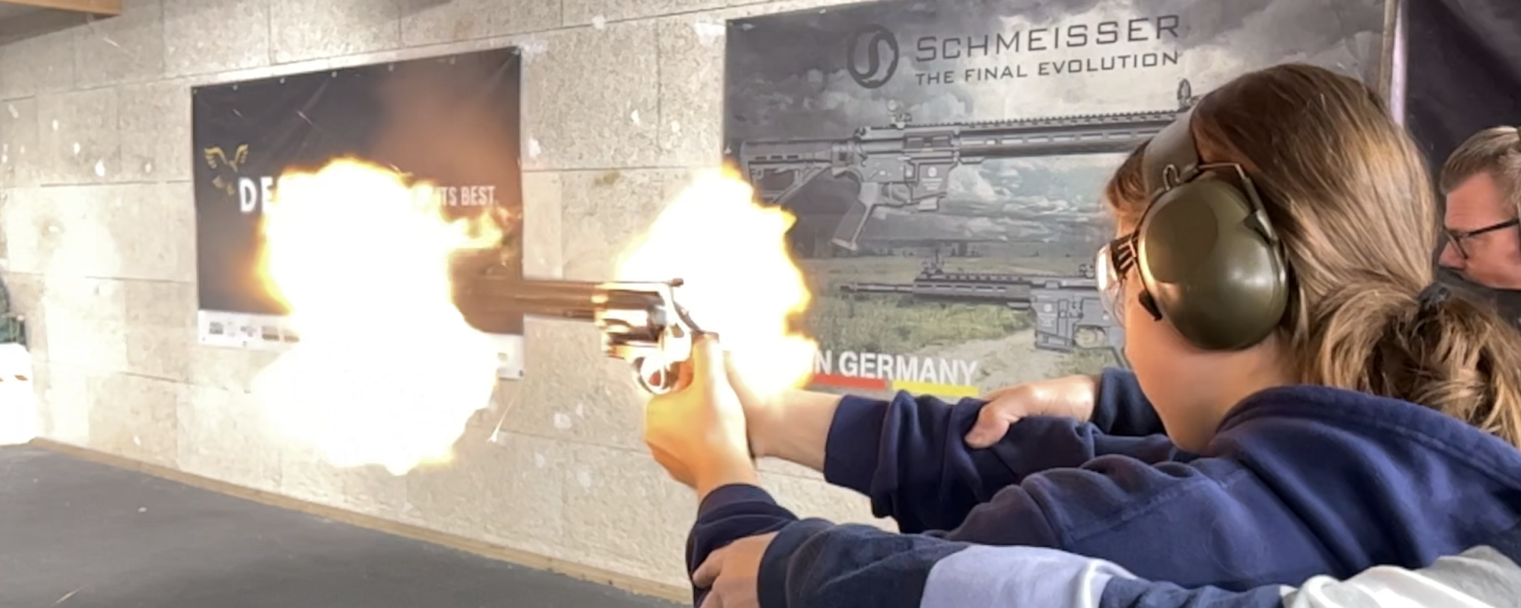 Slow-Motion-Aufnahme eines .500 S&W Revolverschusses